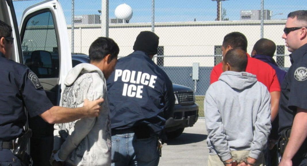 Juez ordena liberar a migrantes detenidos en redadas de Chicago