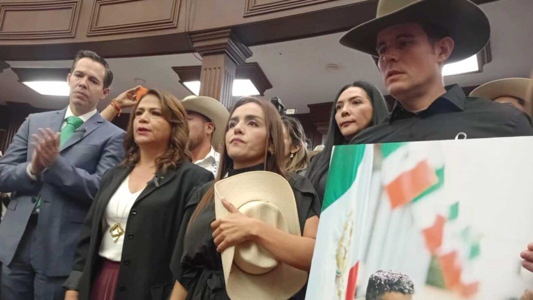 Grecia Quiroz, viuda de Carlos Manzo, asume la alcaldía de Uruapan tras su asesinato