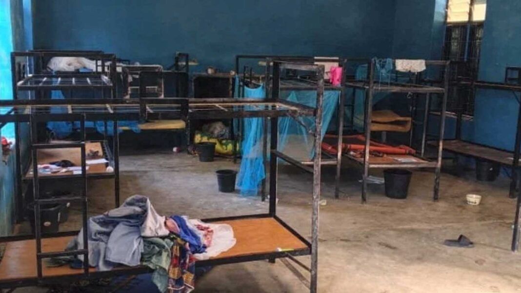 Logran escapar 50 de los más de 300 estudiantes secuestrados en una escuela de Nigeria
