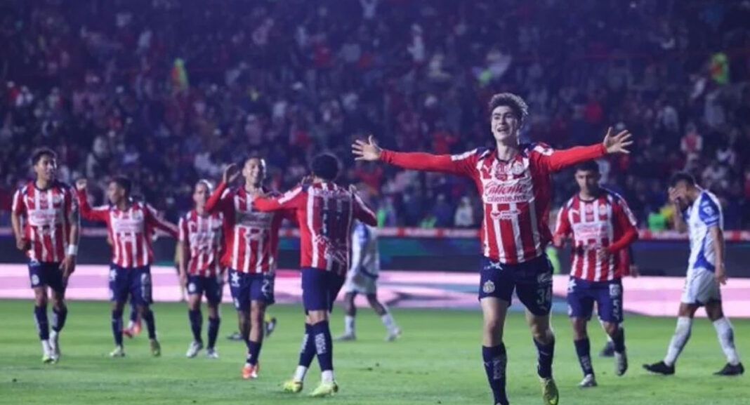 ¡Hormigolazo! Chivas vence a domicilio al Pachuca con un obús de Armando González, que ya es líder romperredes
