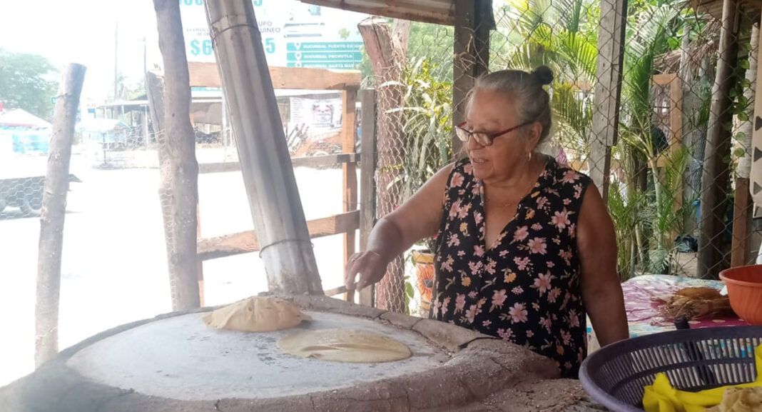 Asesinan a mujer en Pochutla tras incendio provocado por grupo armado