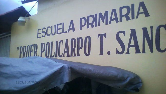Fallece profesor al interior de primaria en San Martín Mexicapam