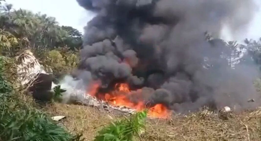 Se accidenta avión Hércules de la Fuerza Aérea de Colombia; reportan que llevaba más de 100 soldados a bordo