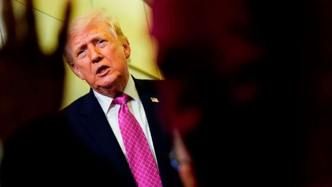 Trump afirma que Irán permitirá el paso de 20 buques petroleros por el estrecho de Ormuz