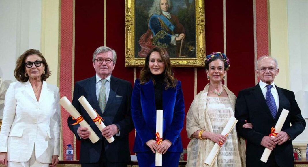 Harp Helú y Grañén, galardonados en Madrid por su labor cultural en Oaxaca