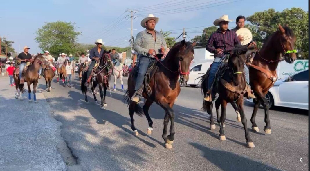 Con una cabalgata da inicio la edición número 52 de la Expoferia Ganadera Regional del Istmo con sede en Juchitán