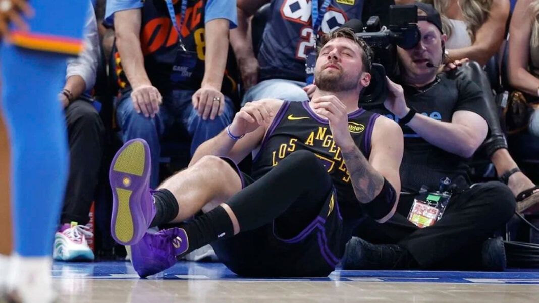 Luka Doncic, estrella de los Lakers, se pierde el resto de la temporada regular por lesión; podría ausentarse también en playoffs